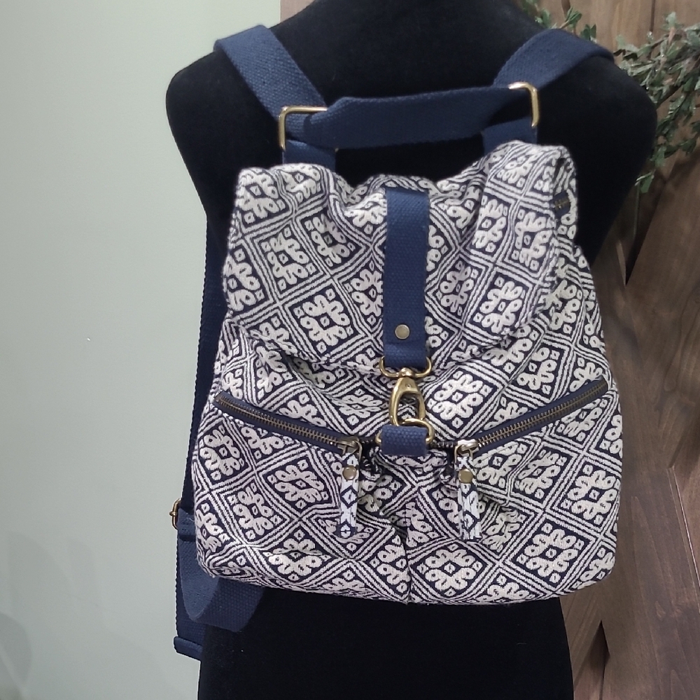 Fatfare Pia Woven Multifunctional Bag Woven Tapestry Navy and White Backpack